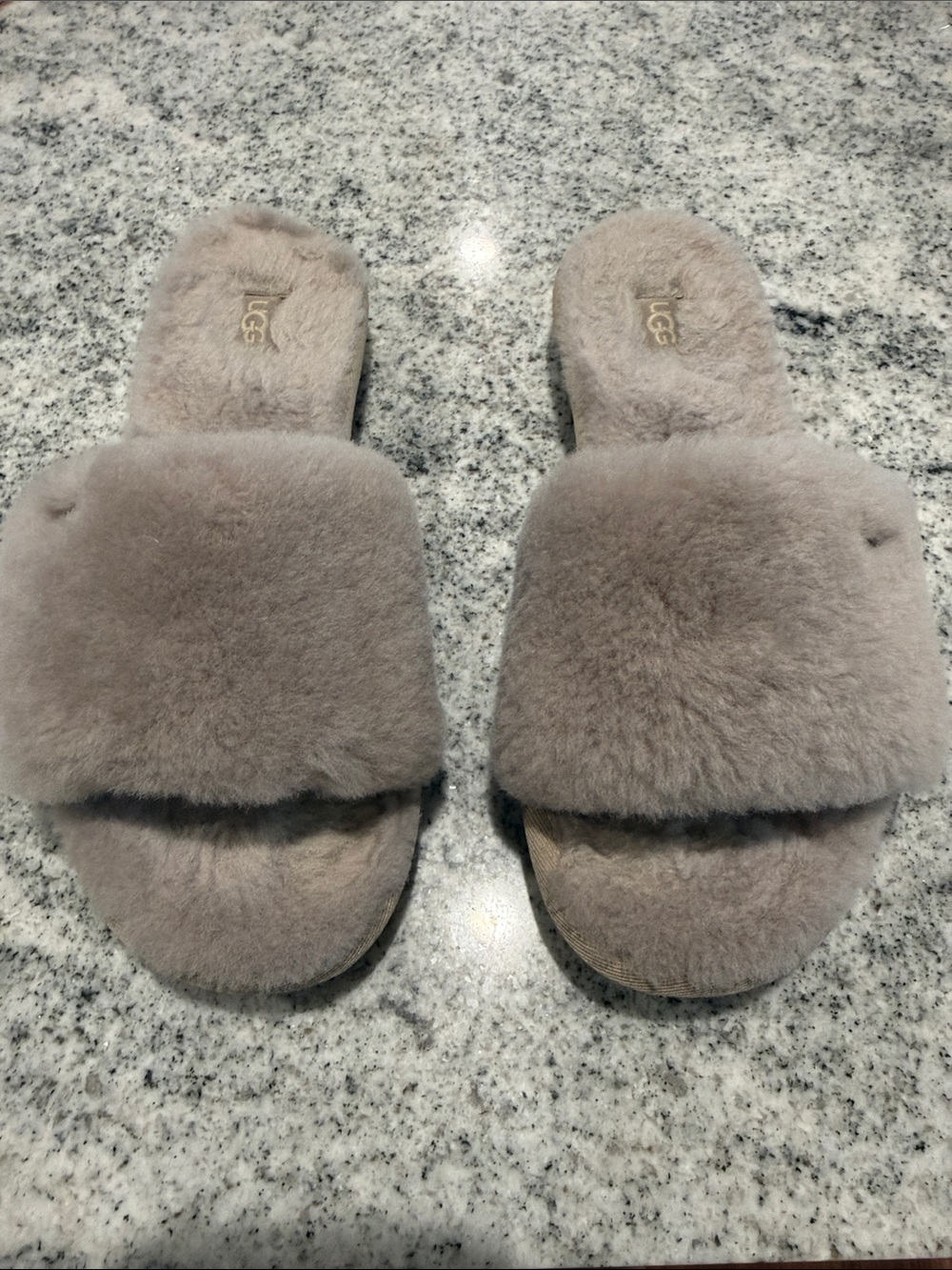 UGG Women's Fluff Slide Slippers - Size 8